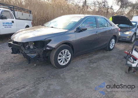 2016 Toyota Camry Le z USA, uszkodzony, nr VIN 4T4BF1FK4GR544320